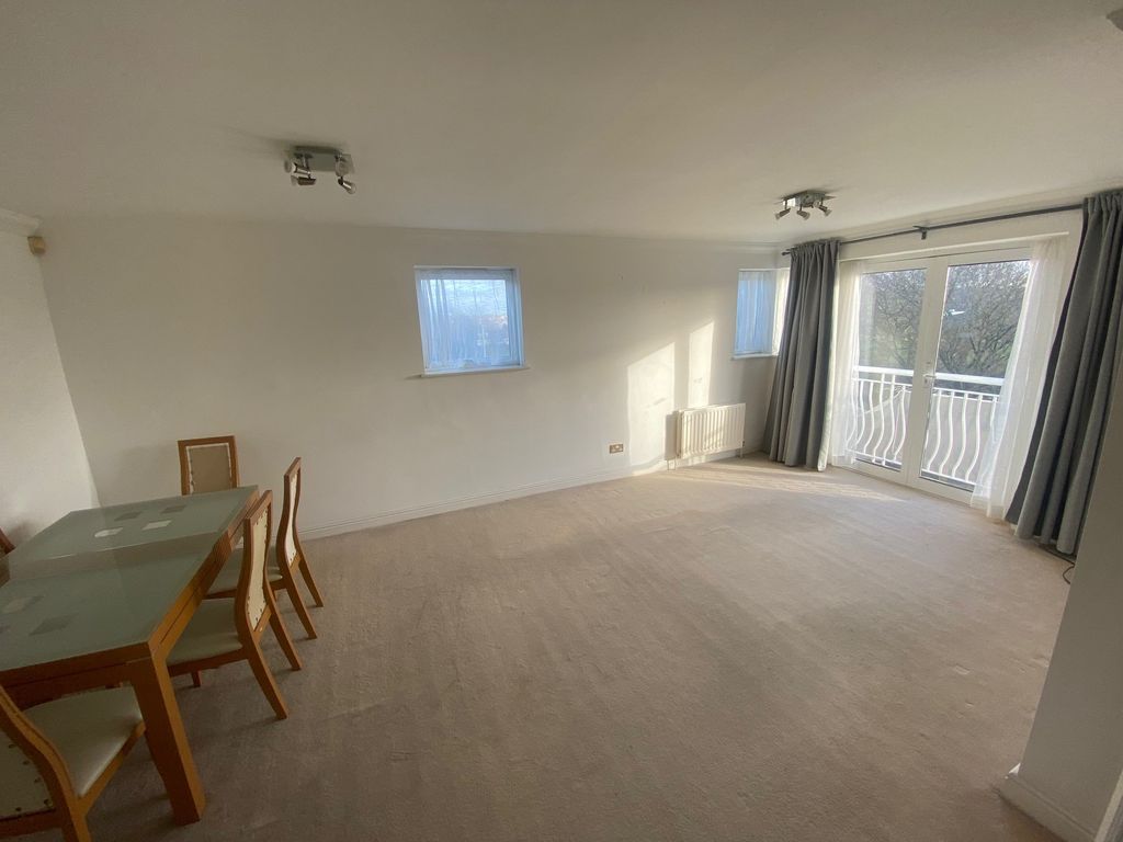 Property photo 2 of 8