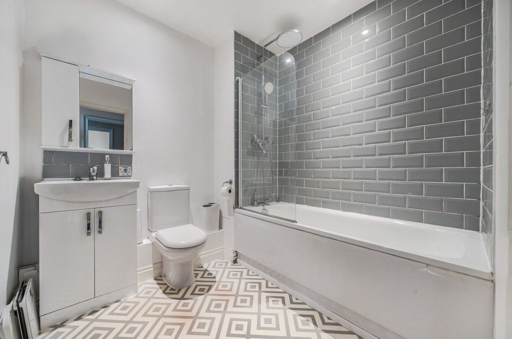 Property photo 2 of 19 1448141-1-69E907F...