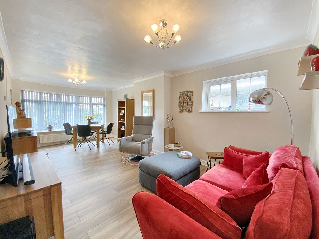 Property photo 3 of 11 Img_9809