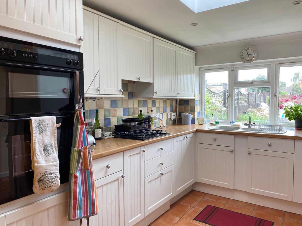 Property photo 2 of 11 Kitchen (2)