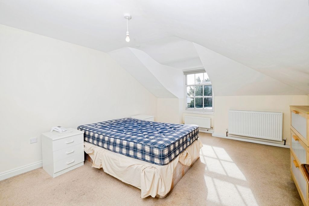 Additional image 7 of 3 bed flat for saleAlverton Road, Penzance, Cornwall TR18