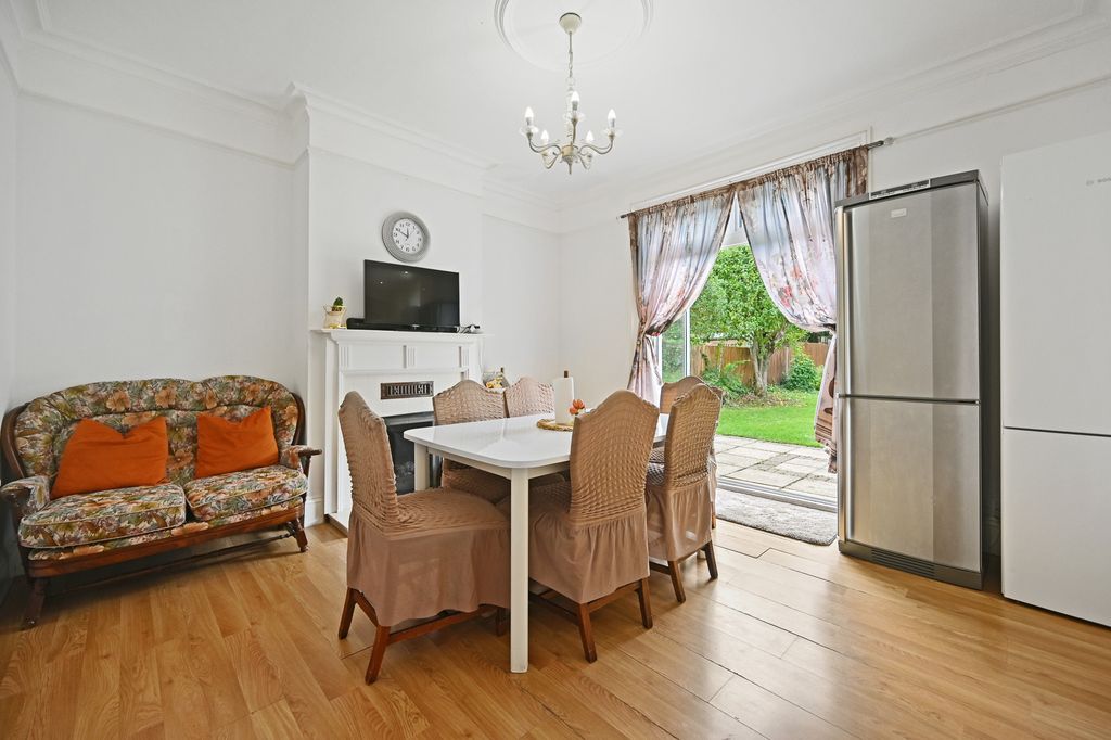 Property photo 3 of 13 Rccs- 38 Belmont Lane- Dining Area 3 (1)