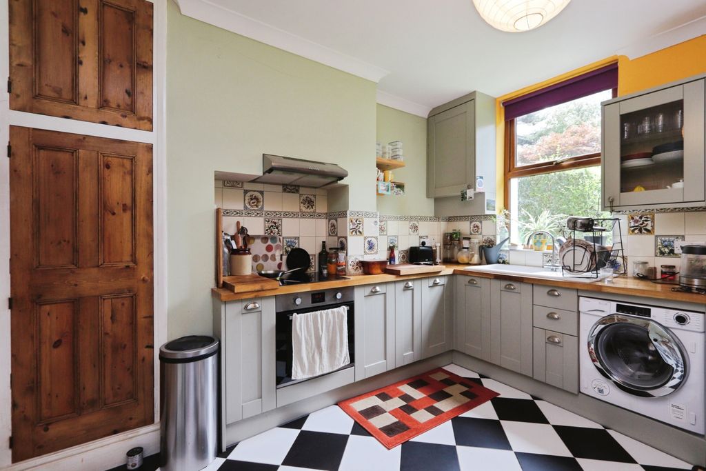 Property photo 3 of 19 E0c28A7638A59cc7E5A79586cd0F38F22B8932F6.Jpg