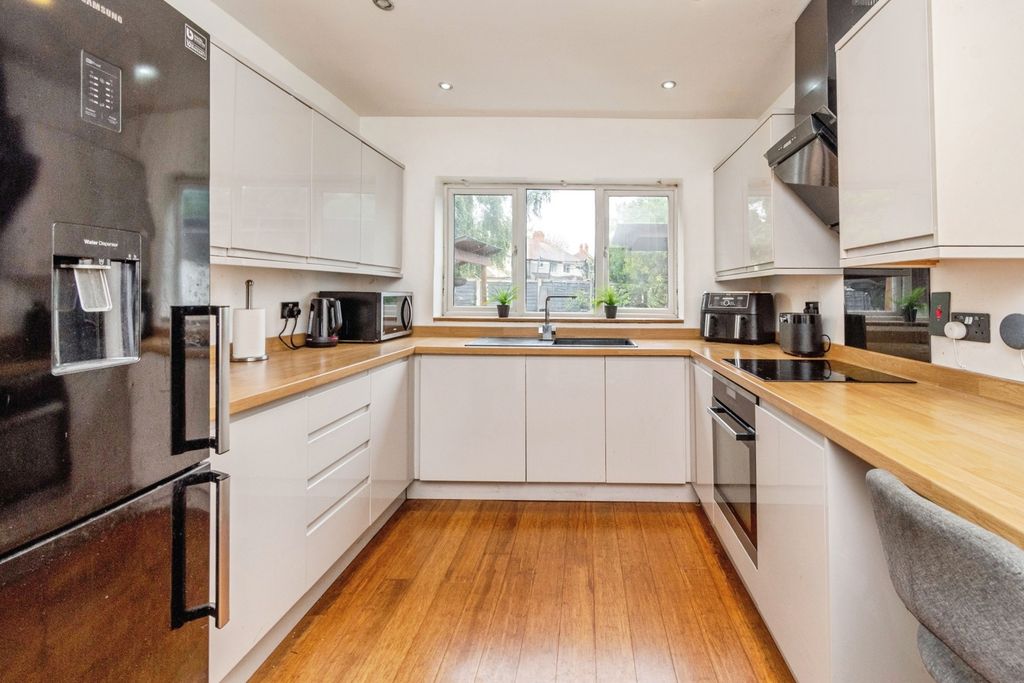 Property photo 2 of 20 Pbox-Img.Jpg