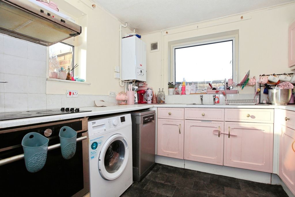 Property photo 3 of 19 Pbox-Img.Jpg