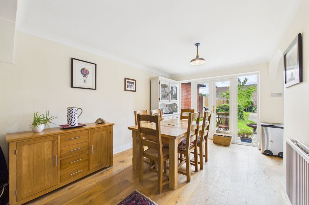 Property photo 3 of 10 Picture No. 12