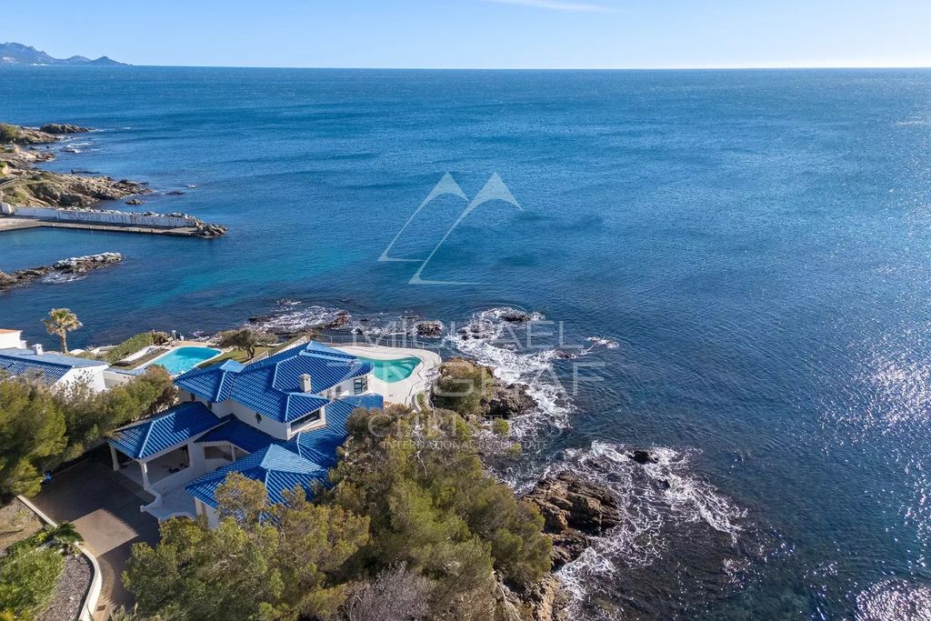 Property photo 1 of 10 Les Issambres – Exceptional Waterfront Property – Between Cannes And Saint-Tropez