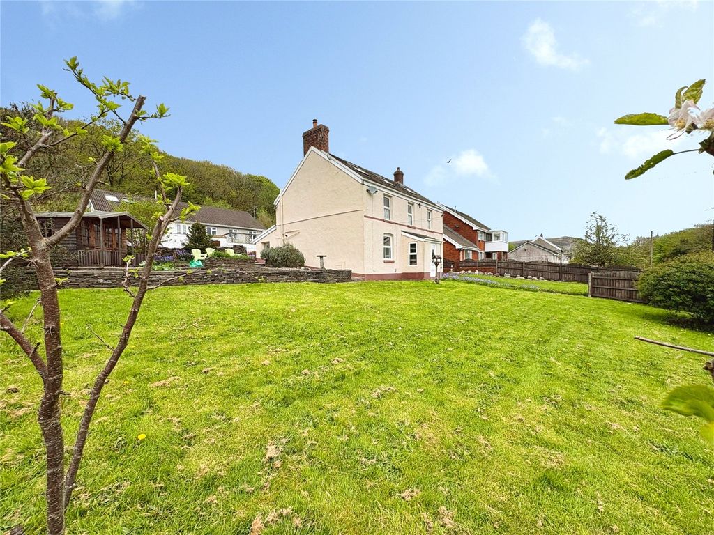 Property photo 2 of 25 Picture No. 42