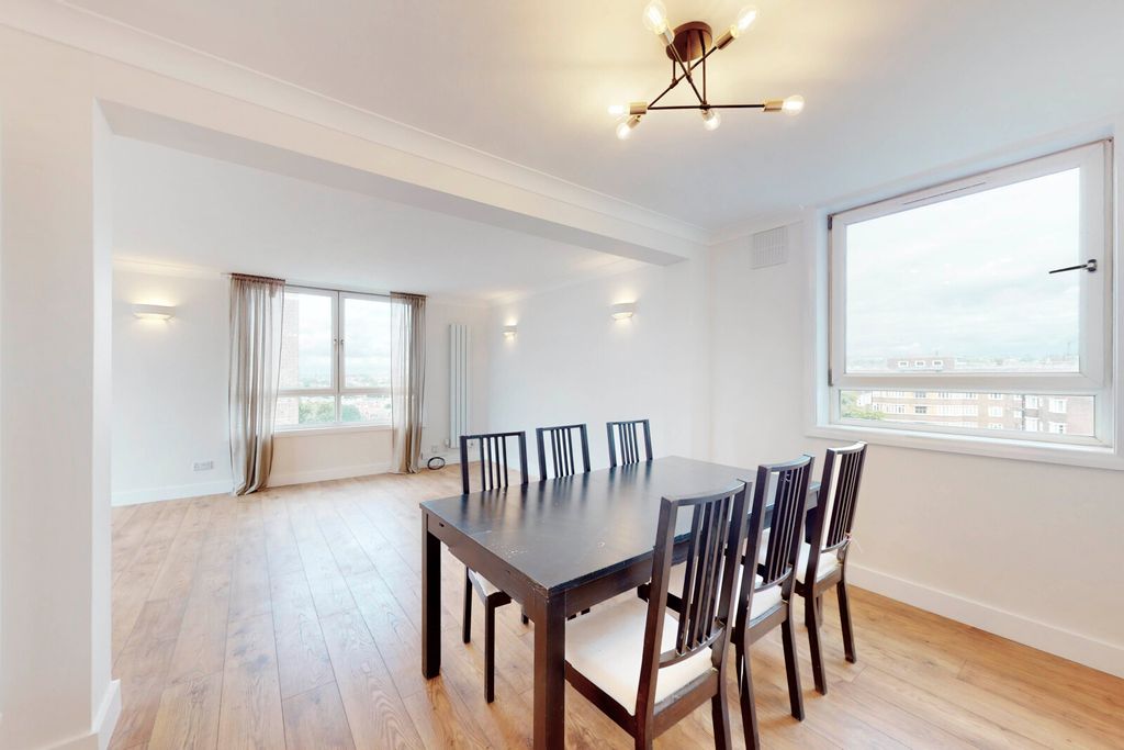 Property photo 3 of 19 Picture No. 30