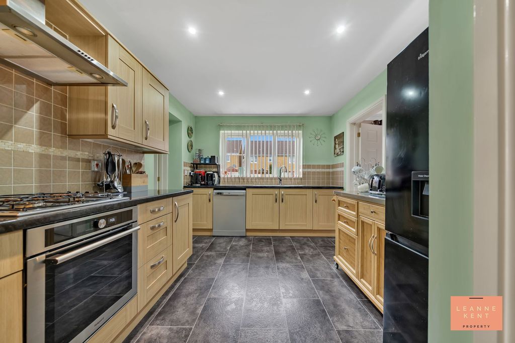 Property photo 3 of 41