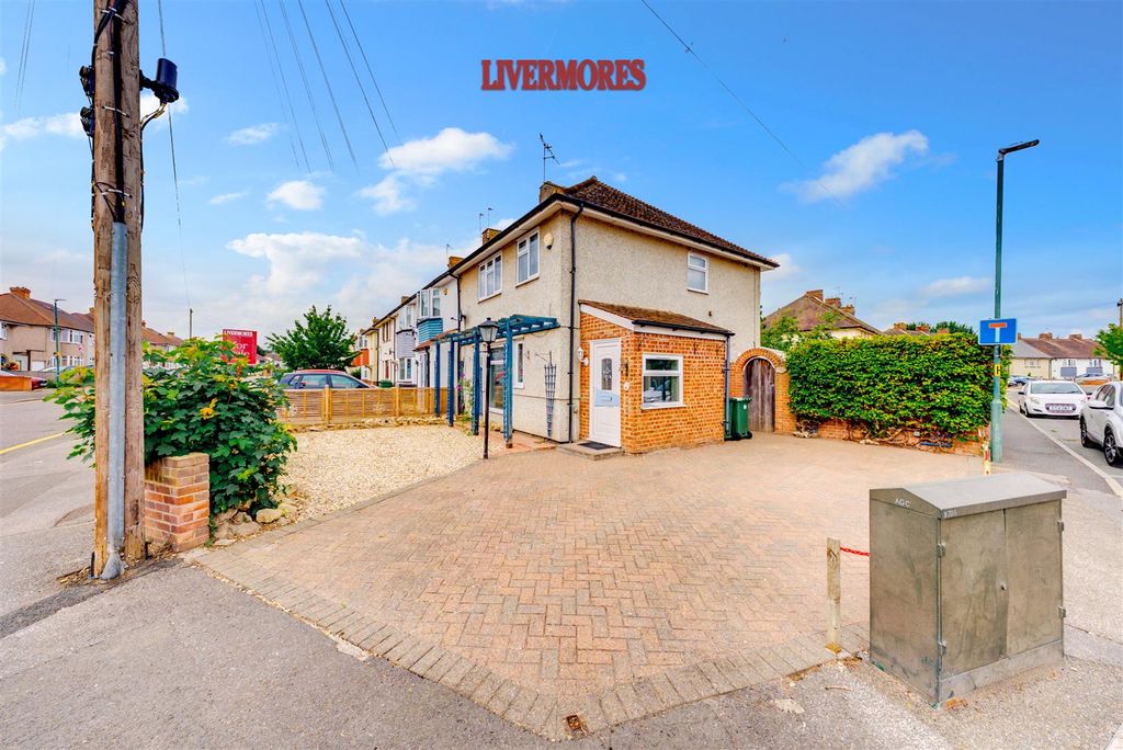 Property photo 1 of 21 External