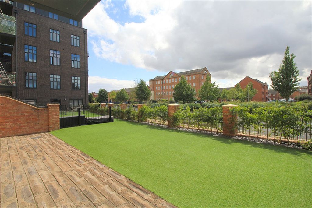 Property photo 1 of 33 Garden