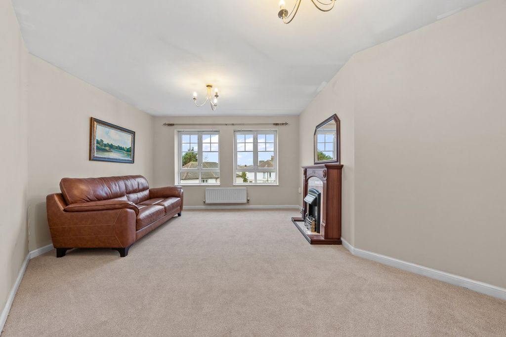 Property photo 2 of 26