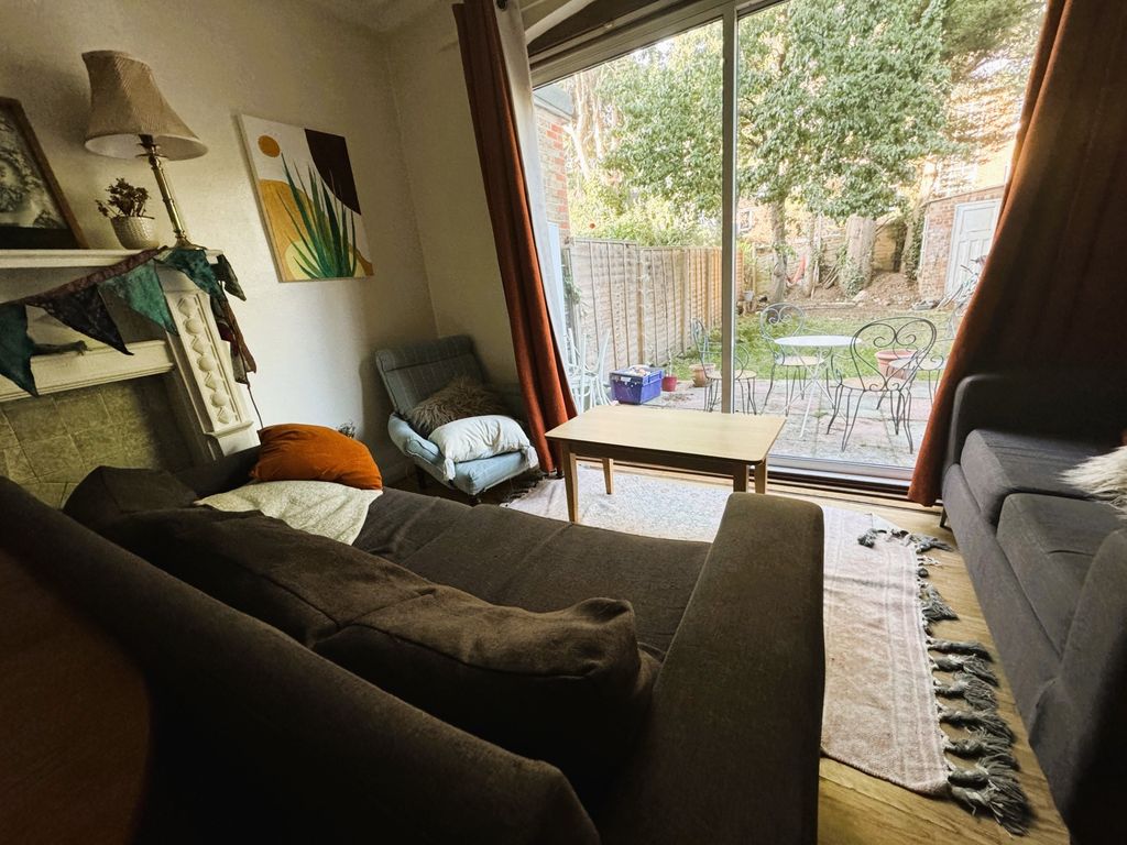 Property photo 2 of 7