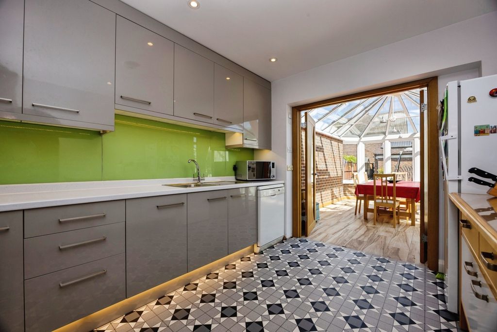 Property photo 3 of 18 Pbox-Img.Jpg