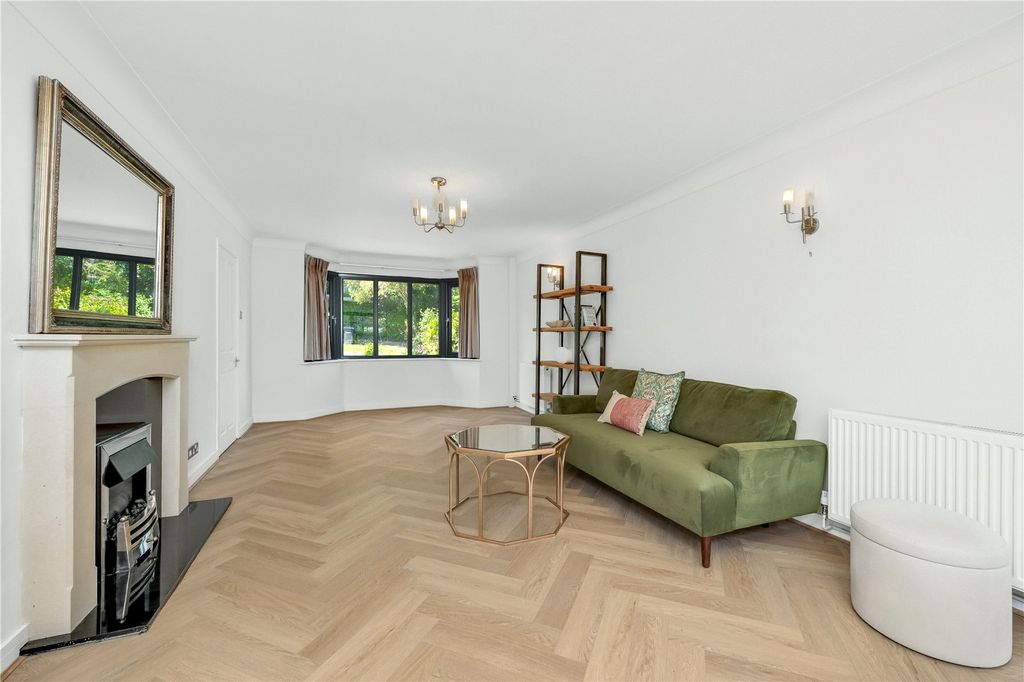 Property photo 2 of 9 Picture No. 30
