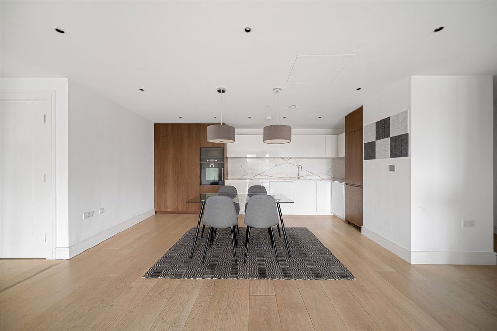 Property photo 3 of 12 Picture No. 02