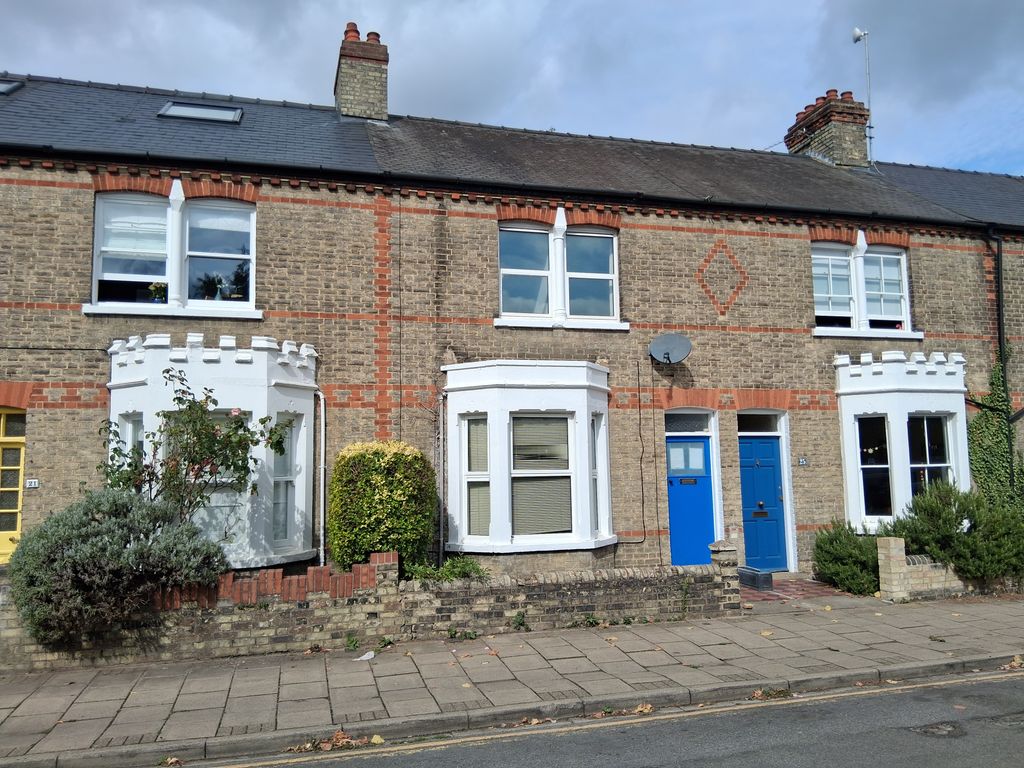Property photo 1 of 10 1000083845