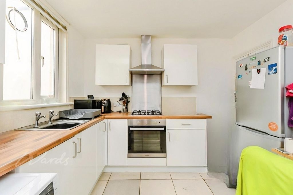 Property photo 2 of 4 James Kitchen