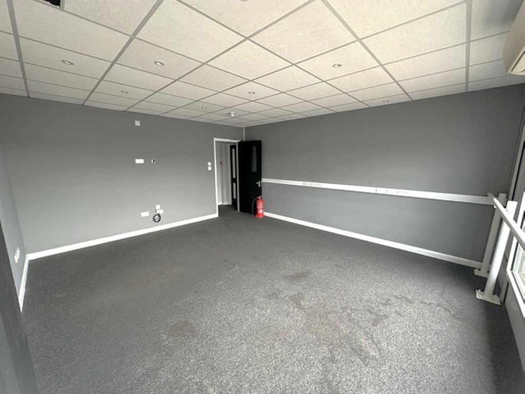 Property photo 2 of 9 Photo 8