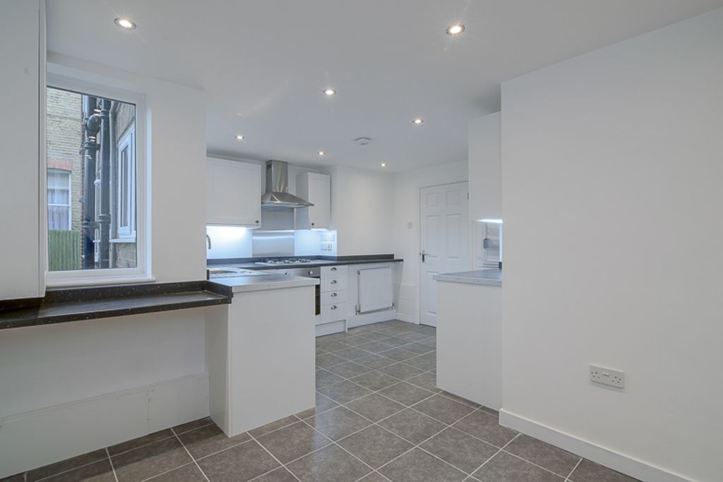 Property photo 2 of 5 Dining Kitchen