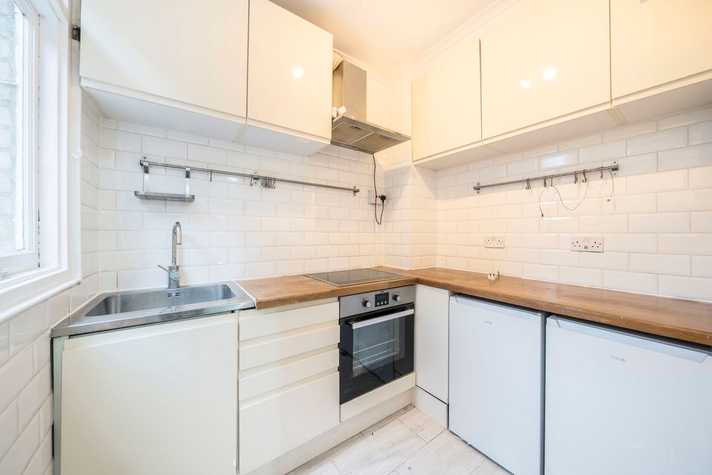 Property photo 3 of 7 Picture No. 12