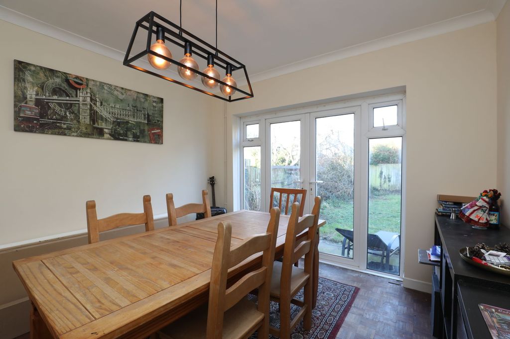 Property photo 2 of 39