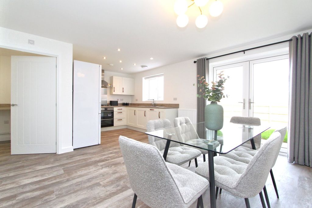 Property photo 3 of 23