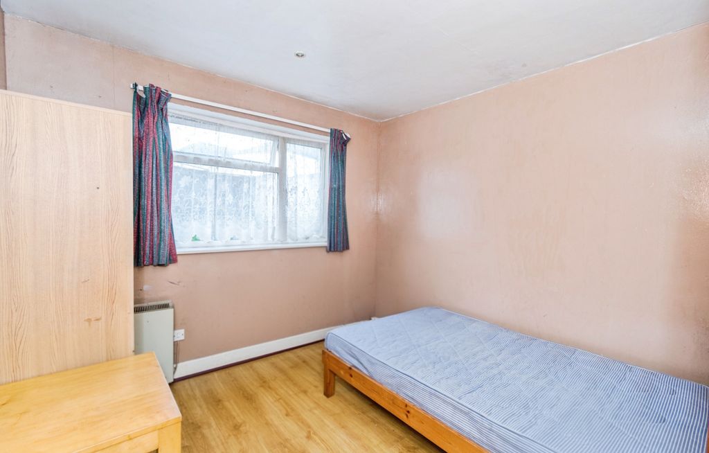 Property photo 3 of 22