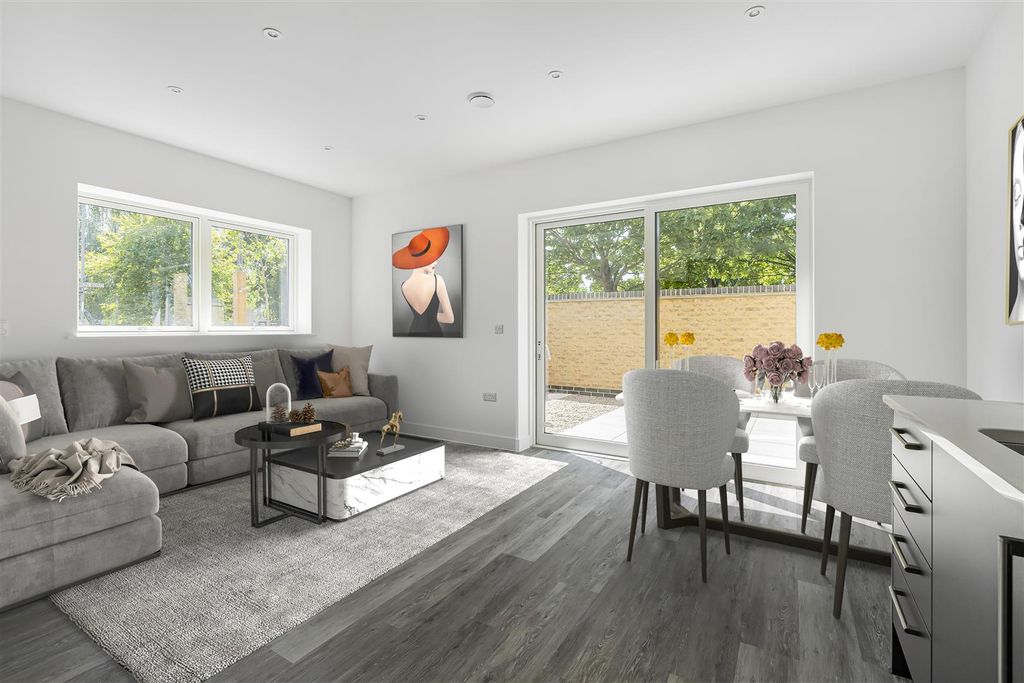 Property photo 3 of 9 5_74254.Jpg