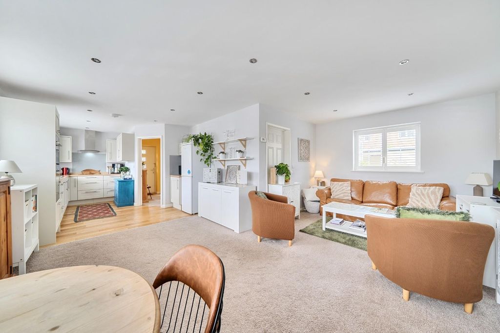 Property photo 3 of 20 1-6A0d98Efd38Cb-1464356-16-6A0c820682E06-1.Jpg