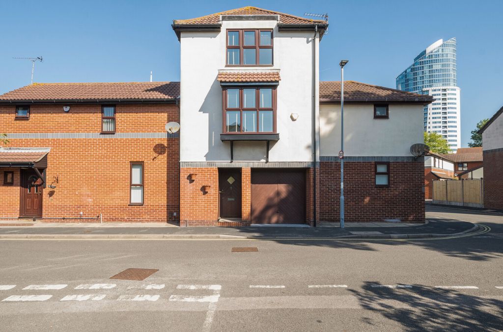 Property photo 1 of 15 1477485-15-6A3501...