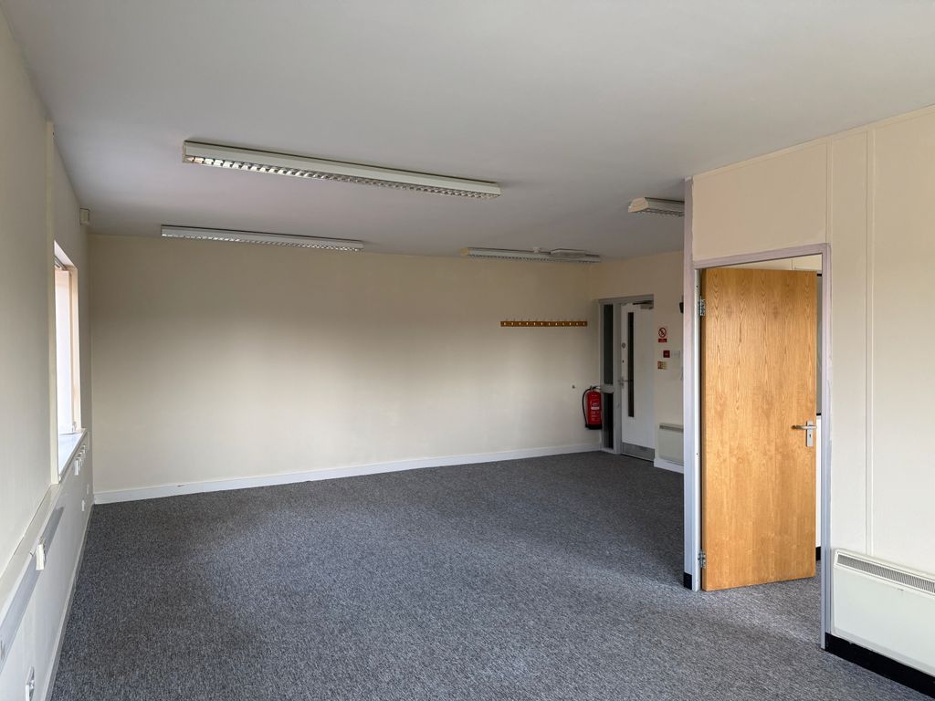 Property photo 3 of 6