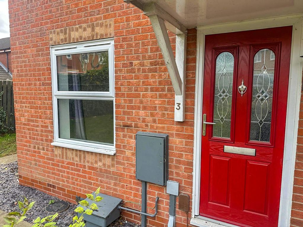 Property photo 2 of 9 Front (Exterior)