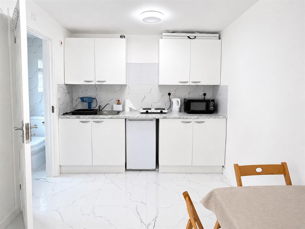 Property photo 1 of 5 3c12c7A7-Ad83-475B-95E1-c75Eb06c2Ecb.Png