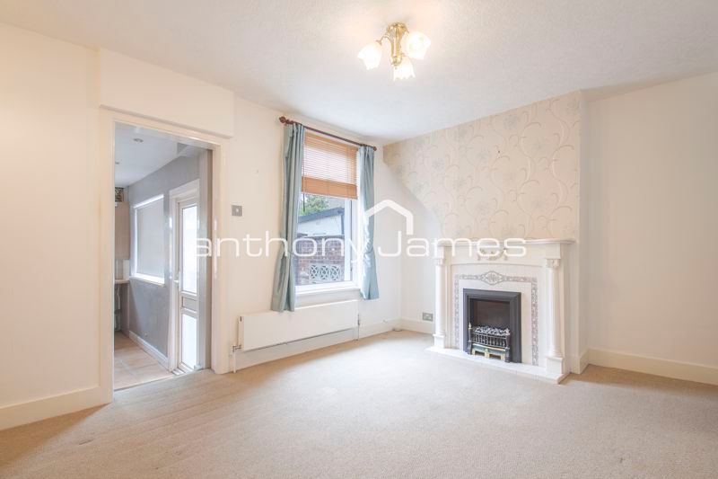 Property photo 3 of 9 Photo 9