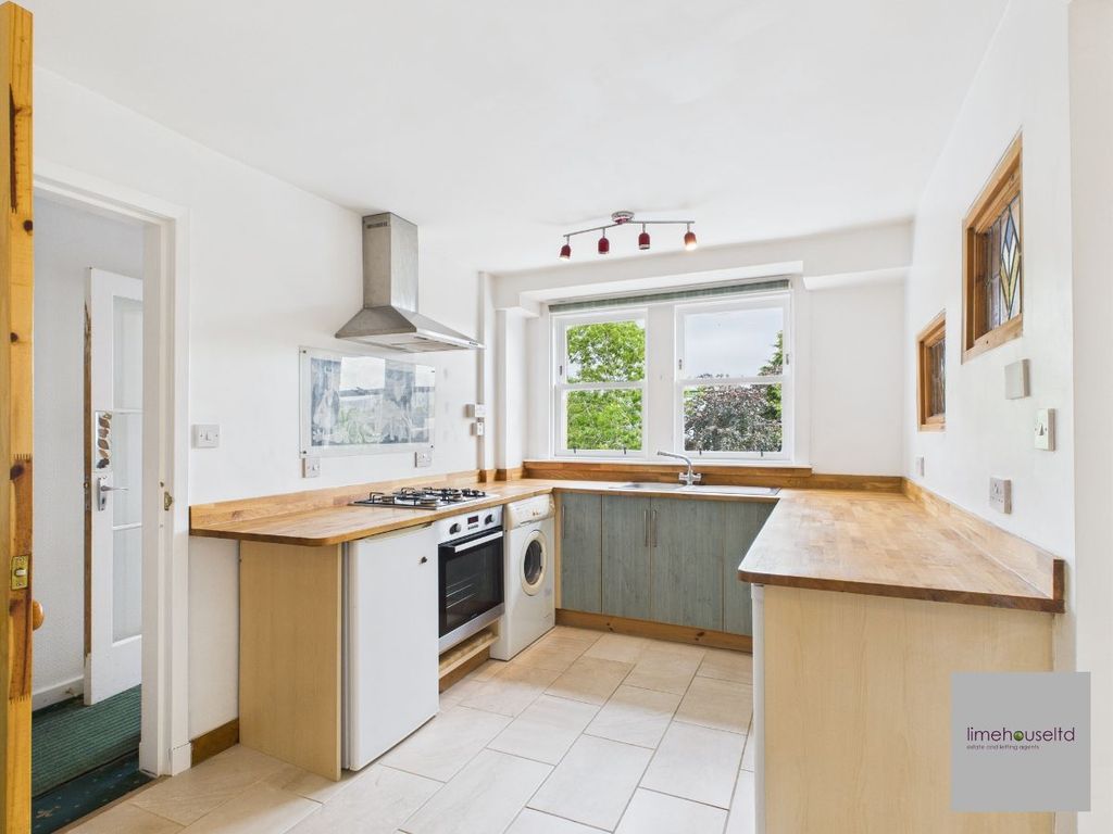 Property photo 2 of 35