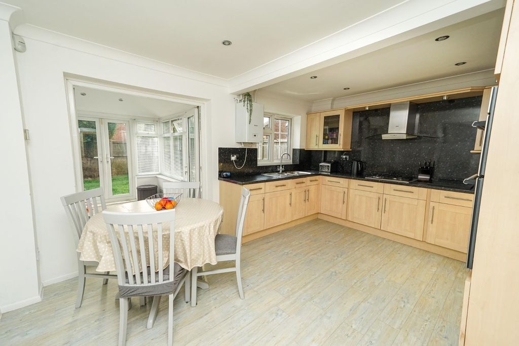 Property photo 3 of 24