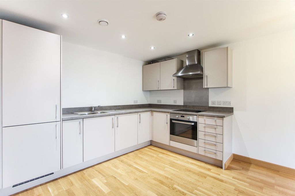 Property photo 2 of 7 Olympia Way, Whitstable