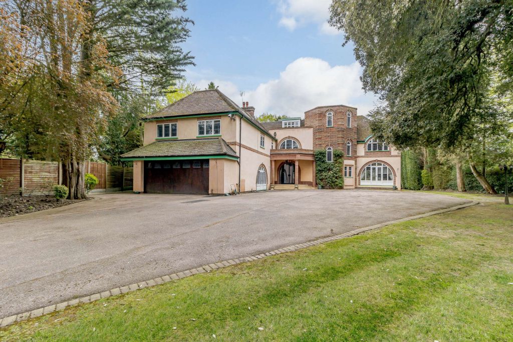 Property photo 2 of 31