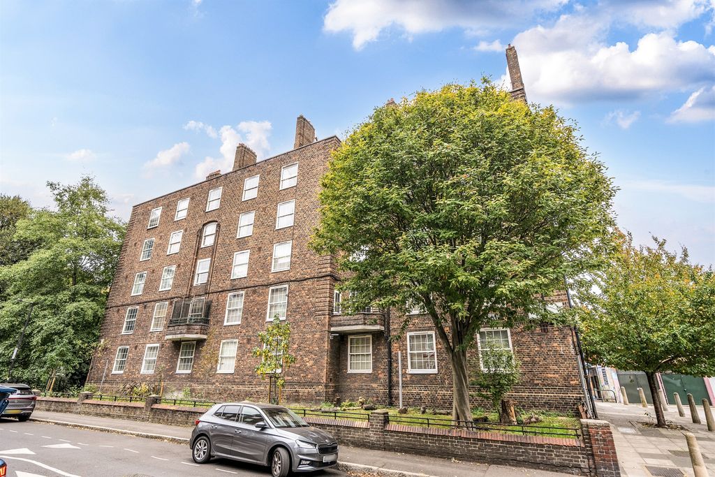 Property photo 3 of 12