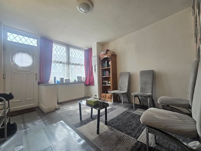 Property photo 3 of 18