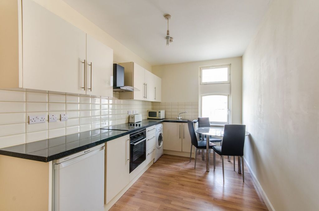 Property photo 2 of 5