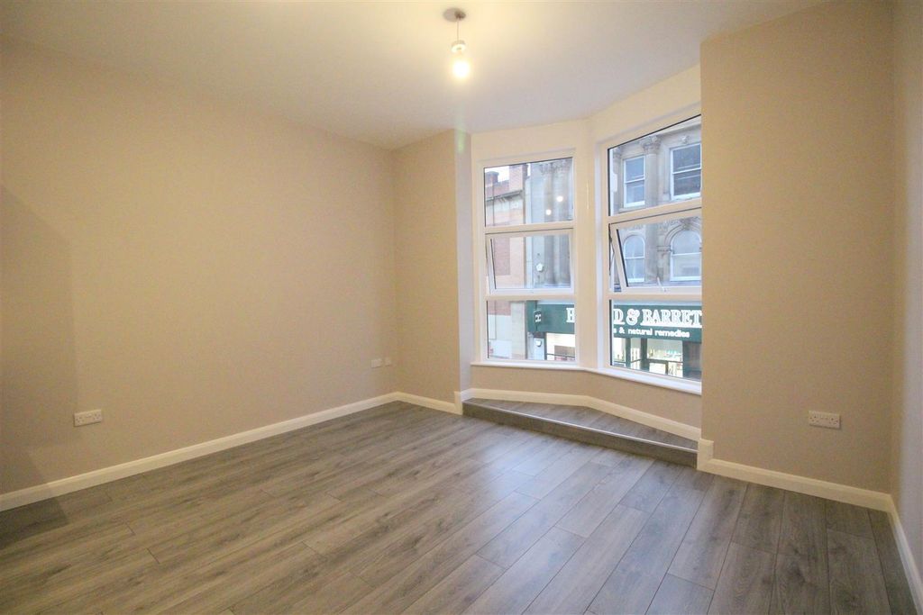 Property photo 2 of 5 Lounge