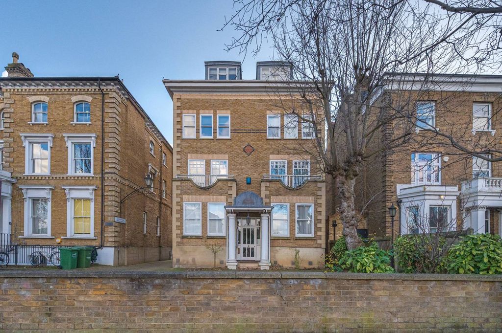 Property photo 3 of 9