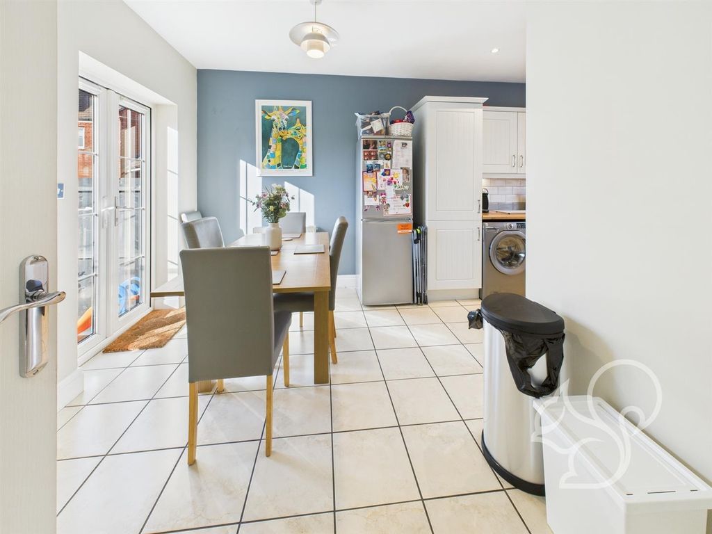 Property photo 3 of 19 Dining Area