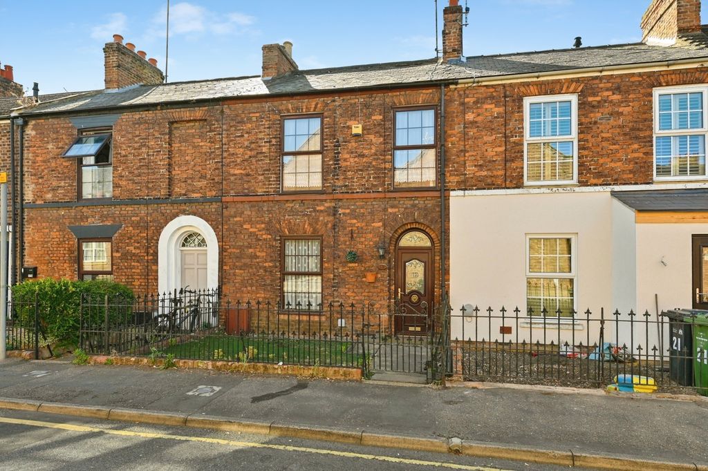 Property photo 1 of 17 Front View
