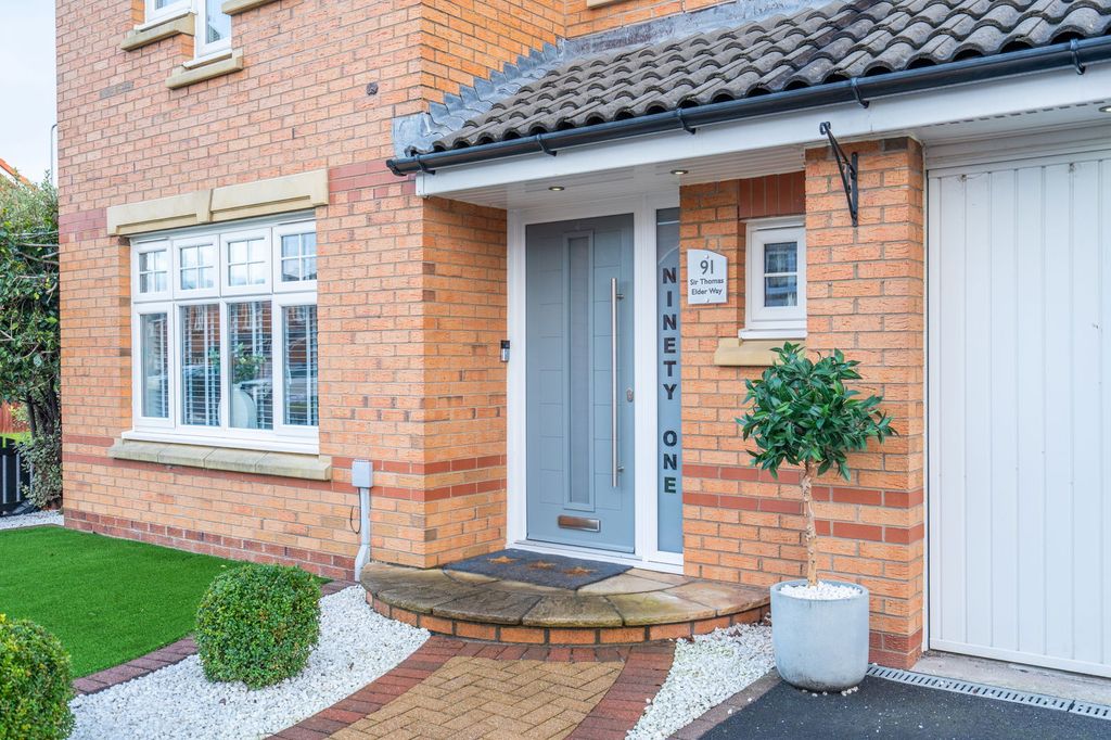 Property photo 2 of 40