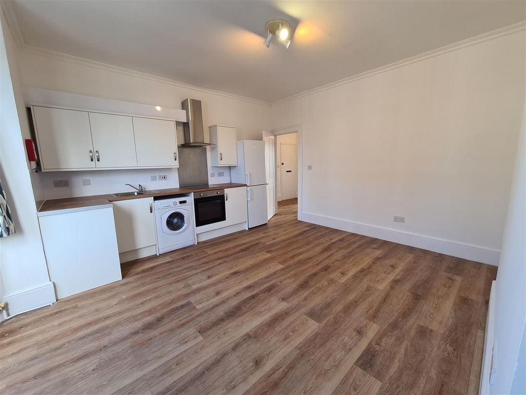 Property photo 1 of 15 Kitchen2.Jpg