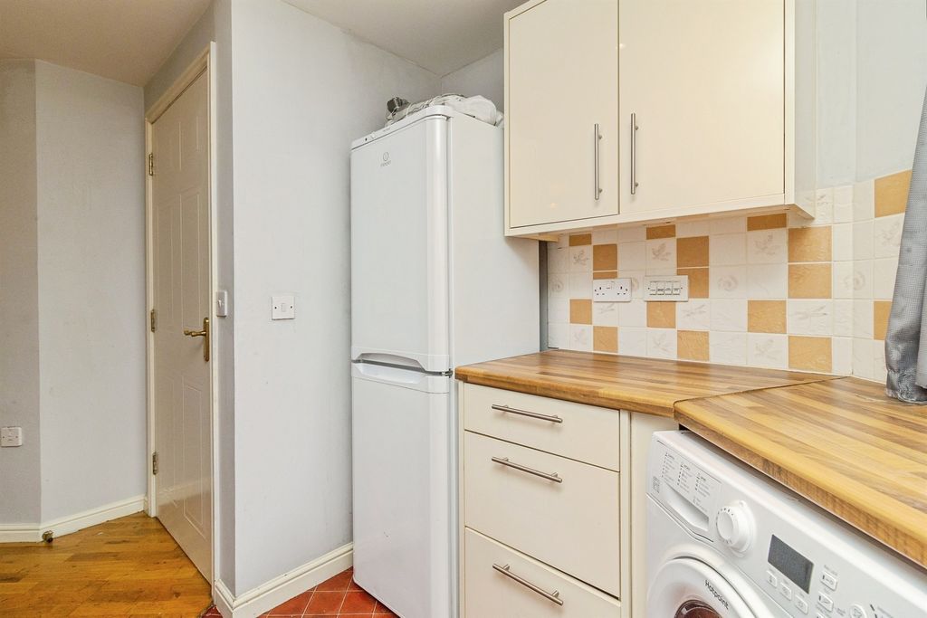 Property photo 3 of 18